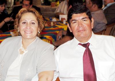 Guadalupe de García y Juan García Chapa.