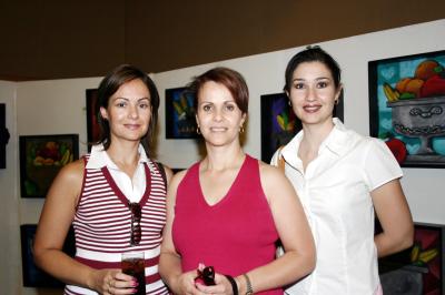 Laura Fernández de Córdoba, Lucía V. de Díaz de León y Mónica Saldaña de Villar, en reciente acto social.