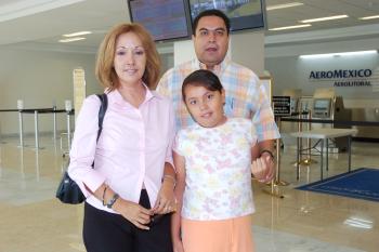 Jesús, Angélica y Angie Martínez viajaron con destino a Guadalajara.