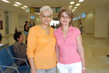 Martha y Patricia Reséndiz viajaron con destino a los Ángeles, California.