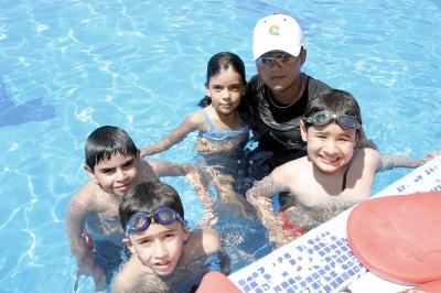 Javier Wong, Frida Aguirre, Saúl Rodríguez, Aby Acosta y Alfonso Soto.