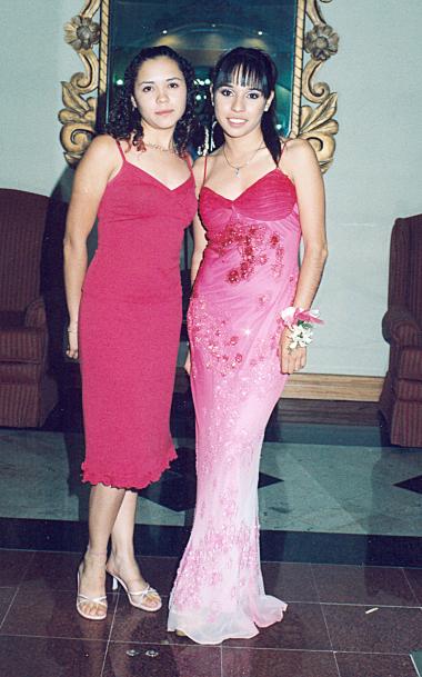 Claudia Campa y Joanna Valenzuela.