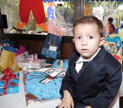 Hugo Dayan Fuentes Ramírez, captado el día de su piñata.