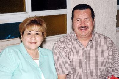 Rubén Guzmán y Sandra M. de Guzmán.