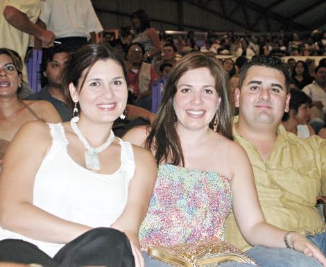 Monse Necochea de Garibaldi, Alejandra Sánchez de Necochea y Sergio Necochea