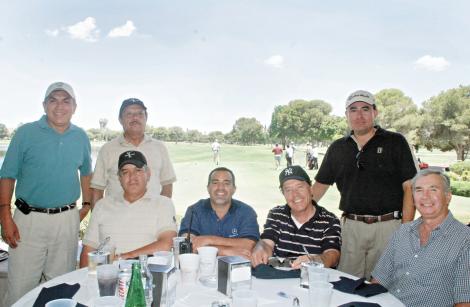 Importante torneo de golf  Ángel Treviño, Fernando Treviño, Miguel Wong Sánchez, Javier Garza, Otón Zermeño, Guillermo Humphrey y Jaime Hernández