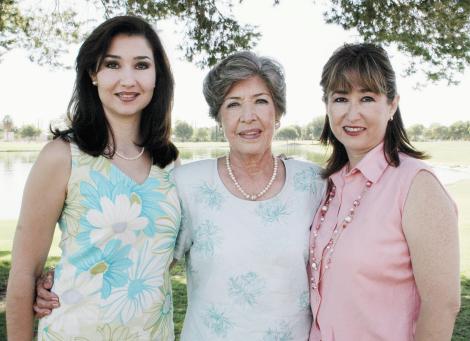 Mónica Saldaña de Villar, Martha Wolff de Saldaña y Marthita Saldaña de Castrellón