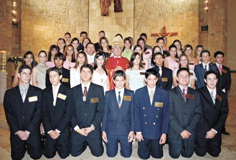 Confirman su Fe en Cristo
Grupo de jóvenes que se confirmaron