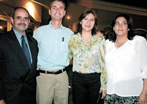 Gregorio Fernández Islas, Guido Canedo, Claudia de Canedo y Carolina Guerrero de Fernández