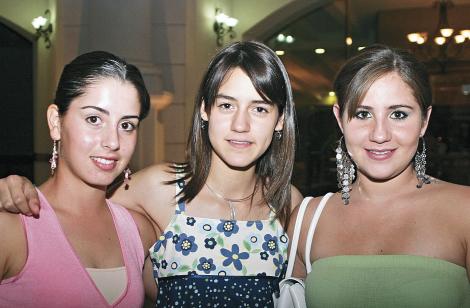 Paulina, Rosy y Priscilla