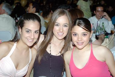 09 de julio 2005
Marcela Pardo, Bárbara Vickeman y Daniela Rey.