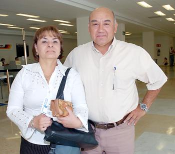 Elizabeth Gallardo viajó con destino al DF y fue despedida por Juan Martínez Casas.