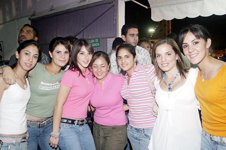 Nadia, Paty, Cecy, Xiomara, Ana, Sofía y Analy.