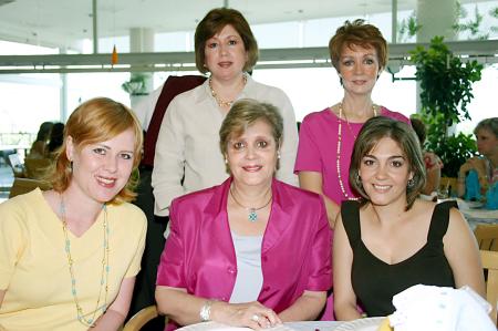 11 de julio 2005
Naima N. de Mexsen, Lourdes E. de Mexsen, Sory M. de García, Eloísa de Artigas y Lupita R. de Murra.