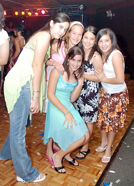 Luisa Villarreal, Lorena Murra, Angélica Sesma, Anly García y Ángela Murra.