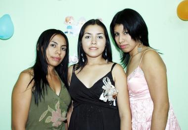 12 de julio 2005
 Carolina Martínez Martell acompañada por Diana Aracely Sánchez y Norma Orona, quienes le organizaron una despedida de soltera por su cercano matrimonio.