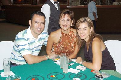 Francisco Díaz de León, Myriam Díaz de León y Angélica Espinoza.