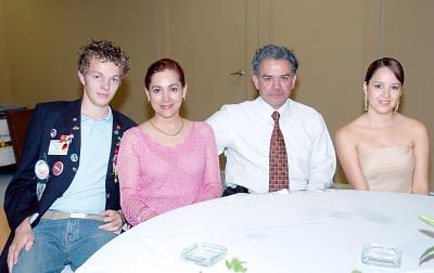 Jylma Ysais, Gerardo Martínez, Maribel de la Cruz y Félix Kolbe.