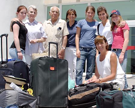 La familia Murra llegó contenta, pero sobre todo bien 'bronceadita' de Mazatlán.