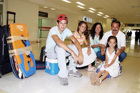 Jorge Zarzar, Yanira Arizpe de Zarzar, Estefy Domínguez Zarzar, Jorge y Miriam Zarzar Arizpe.