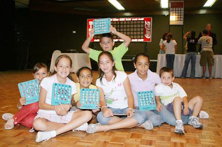 Beatriz García, Arantza Reza, Andrea Garza, Ale Acosta, Paty Torres, Luis Alberto Reza y Neo García.