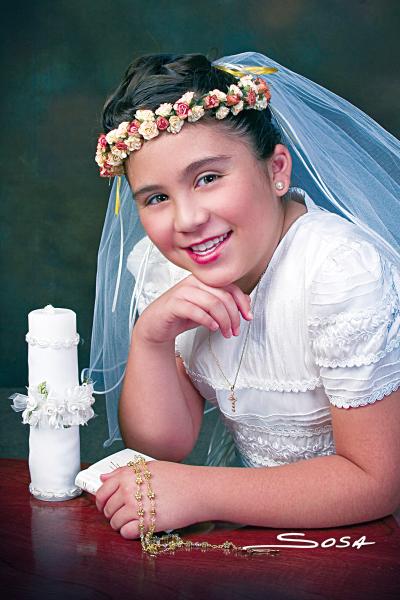 Gabriela Orozco Ruelas recibió la Sagrada Eucaristía de la Comuníón, el Domingo diez de julio de 2005.