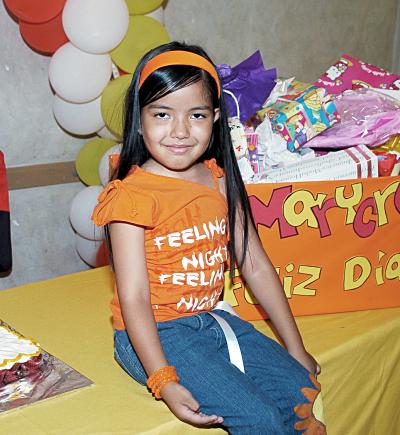 Marycruz Ibarra Rosales recibió bonitos regalos, en la fiesta que le prepararon sus papás por sus seis años de vida.