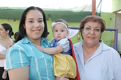 Silvia, Corina y Sofía Márquez Garza.