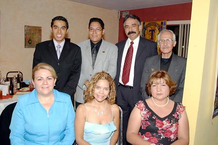 Integrantes  de la nueva mesa directiva del Toastmaster Palabra y Pensamiento.