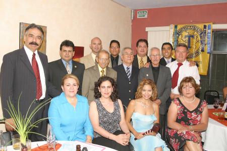 18 de julio 2005
 Integrantes de la nueva mesa directiva del club Toastmaster Palabra y Pensamiento, acompañados de los invitados especiales y de otros miembros del club.