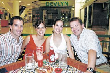 Beto Herrera, Laurencia González, Ileana de Jalife y Fernando Jalife.