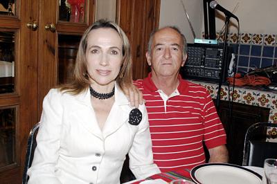 Carmen de Hermosillo y Luis Hermosillo.