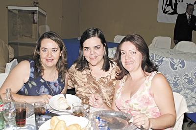 Diana, Gabriela y Marisa EStavillo Fuentes.