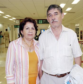 Carlos Villarreal y Evangelina Acevedo viajaron con destino a Ixtapan.