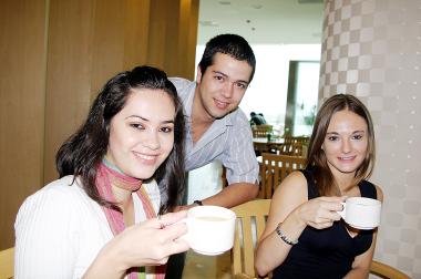 Alicia Ganem, José Luis Villarreal y Selene Guglielmi.