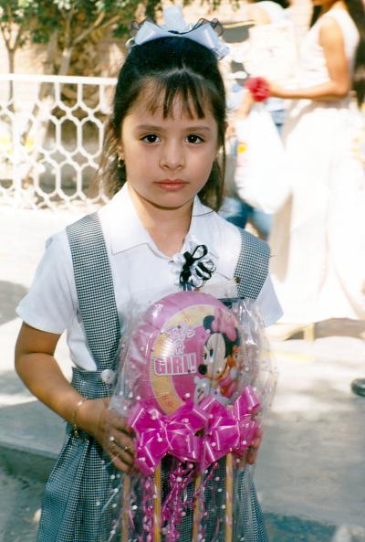 Helen Castellanos Vázquez, en su graduación del jardín de niños Manuel M. Ponce.