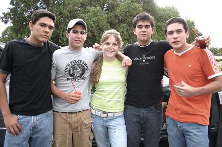 Enrique Monroy, Miguel Murra, Isabel Negrete, Andrés Fernández y Lalo Reyes.