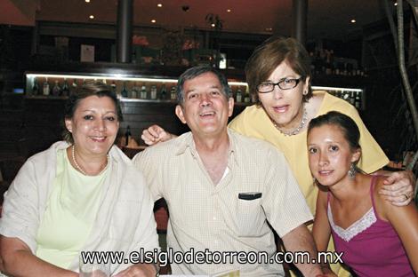 Josefina Campa de Ramos, Jaime Ramos Salas, Rosario Ramos de Garza y Olivia Ramos Campa