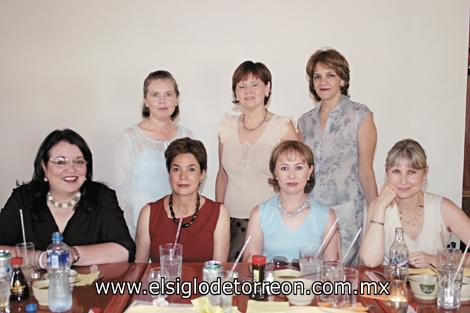 Gaby de Guajardo, Gaby Garza de García, Sylvia G. de Pérez, Marilú Chávez de Gidi, Moneva de Martínez, Margarita Rivera y Luly V. de Berlanga