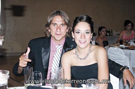 Arturo Castil y Karla Farías