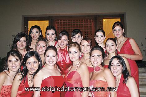 Amigas de la novia, entre las asistentes Luly Álvarez, Natalia y  Mónica Vargas, Verónica Barrera, Diana Gurrola, Sandra Villa, Diana Contreras, Shelssea de Armendáriz, Roxana Camacho, Tere y Liliana Cantú, Silvia y Christian Mata y Jessica Trasfi