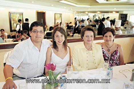 Braulio López Fernández, Bárbara Mijares Campa, María Lucía Fernández Aguirre y María Lucía López Fernández