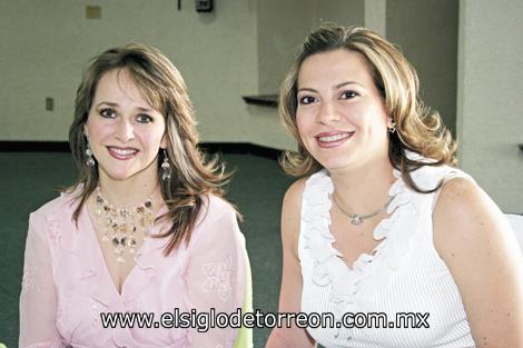 Edna Aguiñaga de García y Claudia Aguiñaga de Aguilar