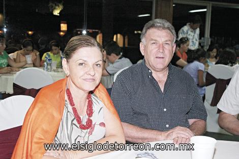 Vickie Tolentino de Hamdan y Joaquín Hamdan