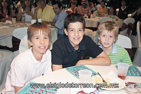 Alejandro, José Antonio y Adrián Gallegos