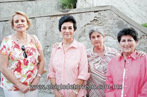 Magdalena Rodríguez de Reed, Marilú Finck de Anaya, Camis Calleja y Esperanza Aranzábal de López