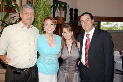 Antonio Kuri, Nancy de Kuri, Sofía Zarzar y Roberto Kuri.