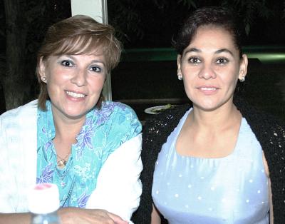 Leticia Torres y Claudia Hoyos.