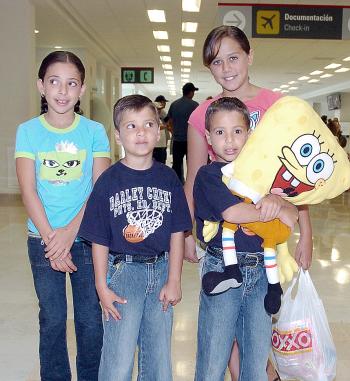 Natalia, Sofía, Andrés y Jaime Giacomán viajaron a Panamá.