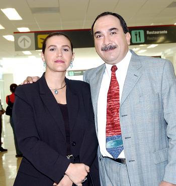 Luis S. Verano y Dulce María Lozano viajaron al DF.